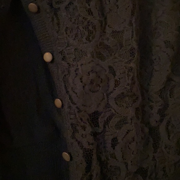 Black lace cropped cardigan - Picture 3 of 3